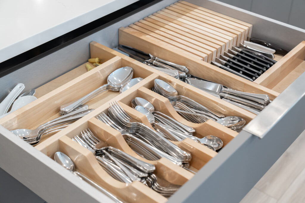 kitchen--silverware-organizer